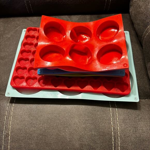 🎨 Silicone Mold Bundle for Freshies & Crafts! 🧼🕯️ - Picture 3 of 5
